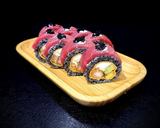 Фото Магуро блек - vkusnyyesushi.shop