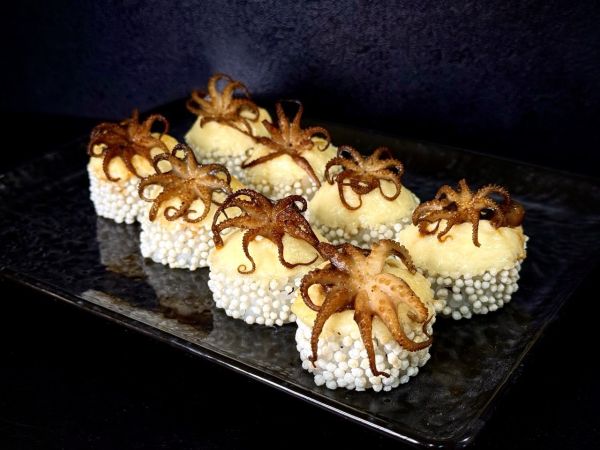 Фото Запечений з восьминогом - vkusnyyesushi.shop